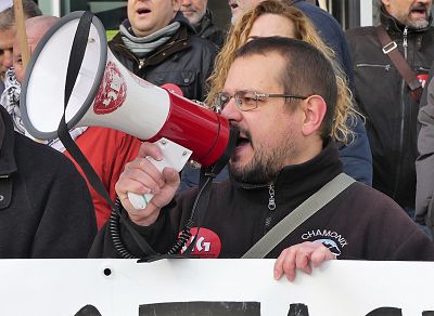 17-12-05 ProtestaDespidoCorenServicarneXulgadosOurense03.JPG